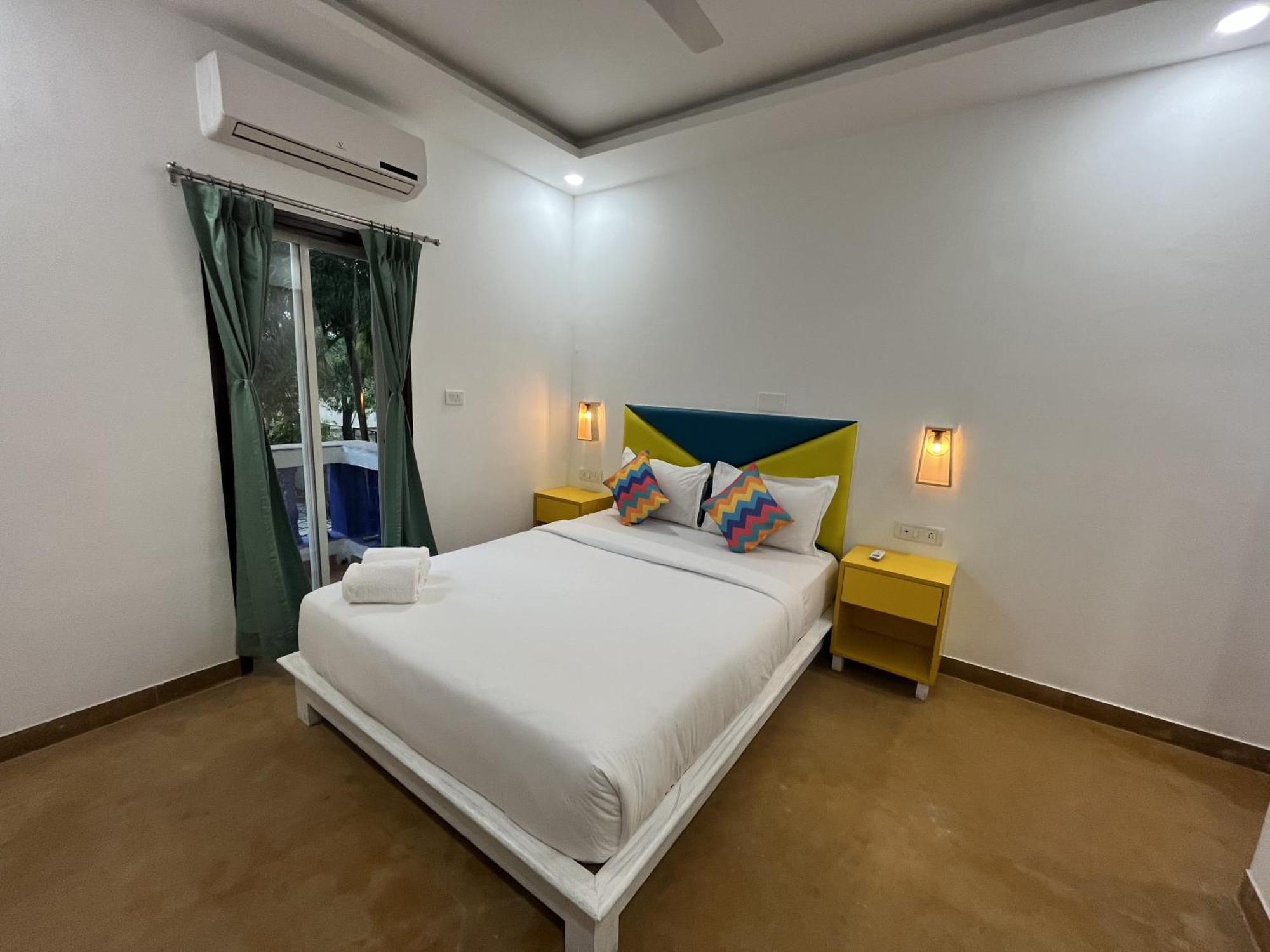 Gostops Plus Goa Vagator Goa Velha Exterior foto